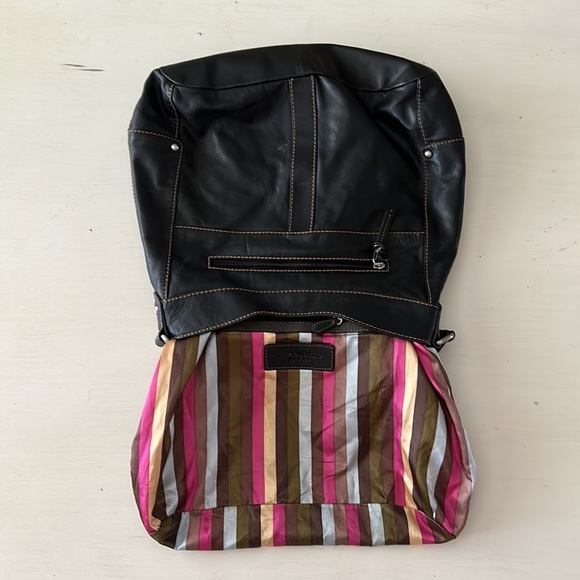 Beautiful Black Tignanello Large Pocketbook 🧡🖤❤️ - Picture 4 of 9